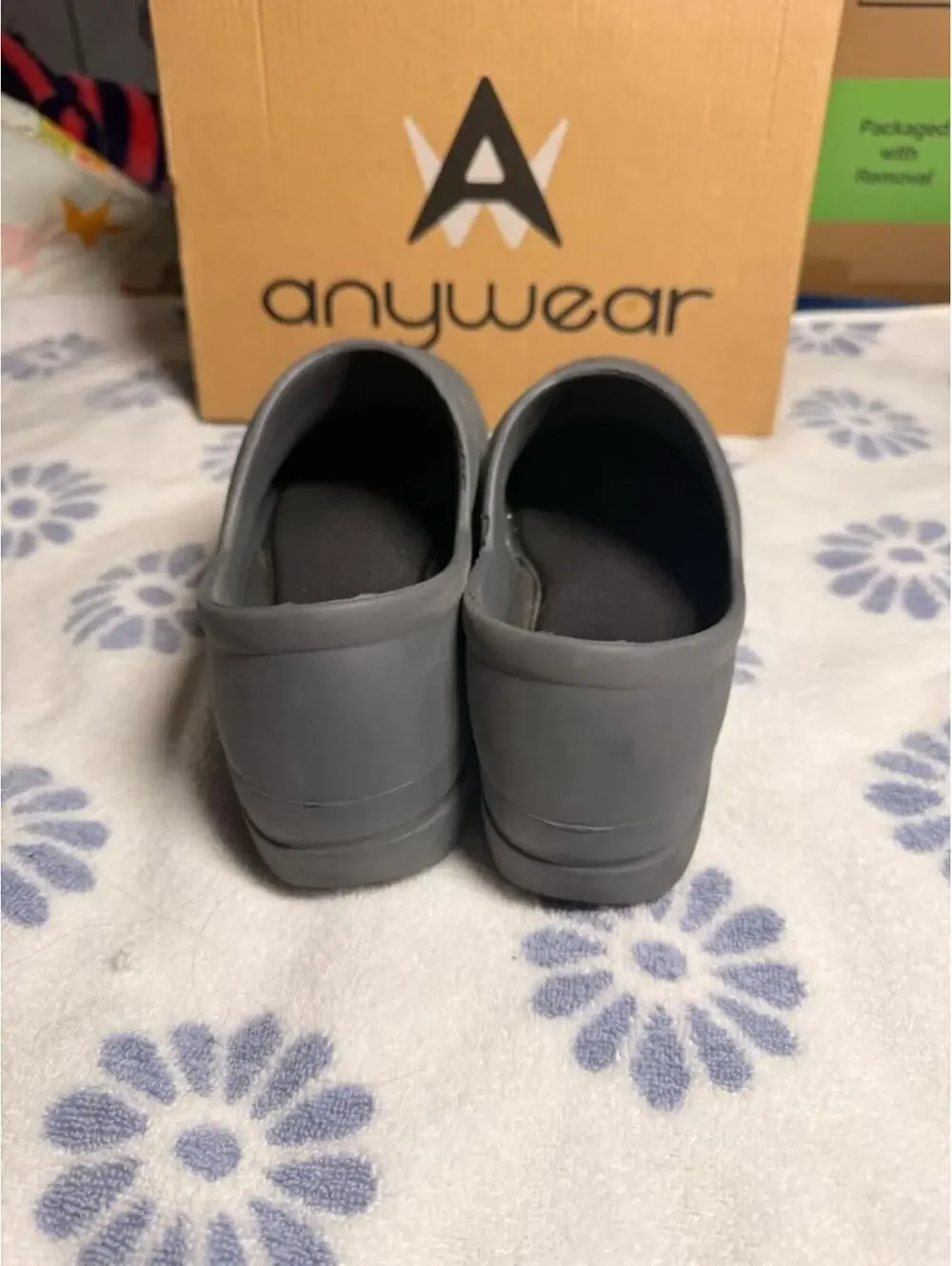 Anywear Unisex Guardian Angel Black Slip-On Work Loafers for Nurses
